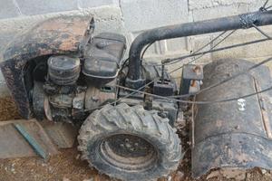 Motocoltivatore functionante