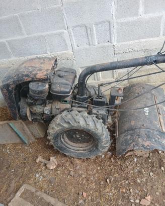 Motocoltivatore functionante
