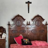 Camera in noce stile umbertino, fine '800