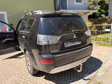 Mitsubishi Outlander 7 posti GPL 4X4
