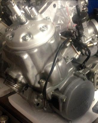 Teste nuove , ricambi honda cr 500 ecc