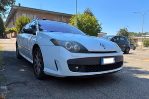 Renault Laguna SporTour 2.0 dCi 4Control – 2010