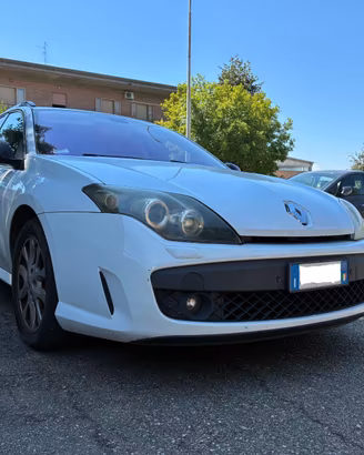 Renault Laguna SporTour 2.0 dCi 4Control – 2010