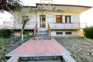 Villa di 227 m² con più di 5 locali a Santo Stefan