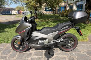 Honda Integra 750 SPORT