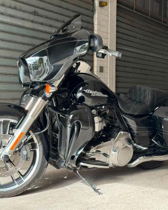 Harley Davidson street glide