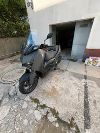 Yamaha X Max