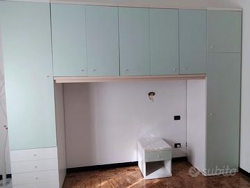 Armadio a ponte con comodino