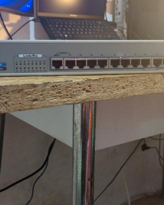 D-Link DE-816TP Hub Ethernet 16 porte