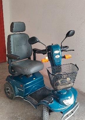 Quattro ruote scooter per anziani