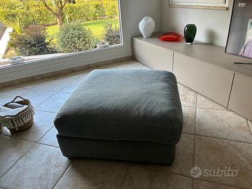 Divano, poltrona, pouf, 4 cuscini
