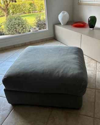 Divano, poltrona, pouf, 4 cuscini