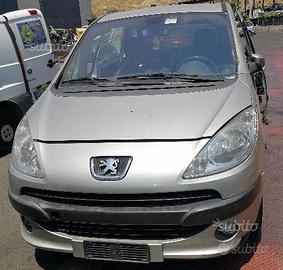 Ricambi peugeot 1007 1.4 D anno 2006