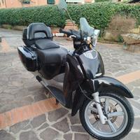 Aprilia scarabeo 150 anno 1999.