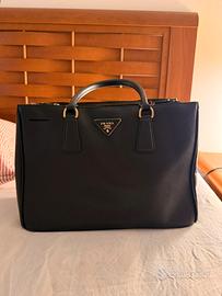 Borsa Prada Galleria Grande in Pelle Saffiano Nera
