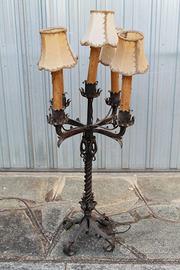 candelabro in ferro battuto