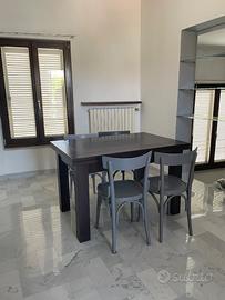 Tavolo legno massello allungabile