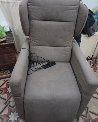 poltrona elettrica con telecomando 
