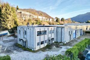 Immobile di 1200 m² a Caprino Bergamasco