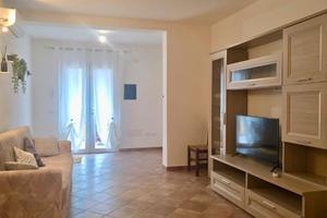 Ampio bivano con posto auto privato