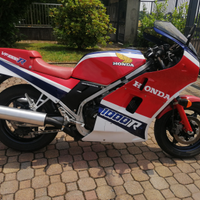 Honda vf 1000 r
