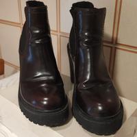 Stivaletto bordeaux con tacco n. 38