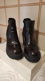 Stivaletto bordeaux con tacco n. 38
