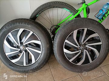 Cerchi Volkswagen polo con gomme