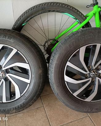 Cerchi Volkswagen polo con gomme