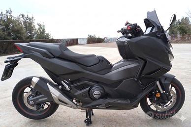 Honda Forza 750 (2025) – 1.575km – Pari al Nuovo –