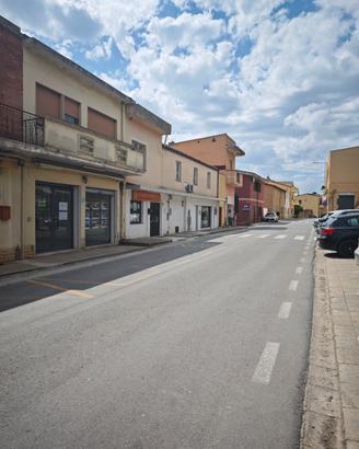 Locale commerciale x stagione estiva