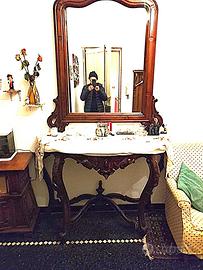 Mobile Antico con Specchiera