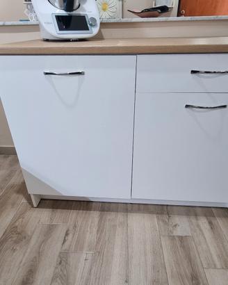 cucina libeare + 2 mobili separati