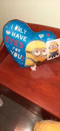 Cuscino minions con scritta ho occhi solo per te5€