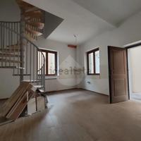 Scala a chiocciola per interni - metello e legno