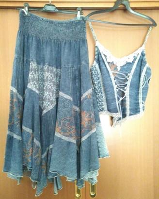 Completo di jeans con gonna