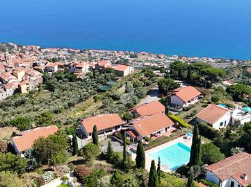 VILLA A SCHIERA A COSTARAINERA