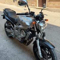 Yahama FZ6 -2004