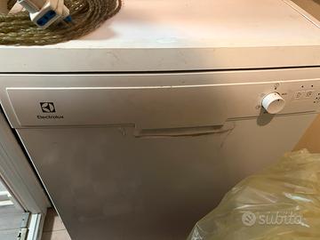Lavastoviglie electrolux all in one