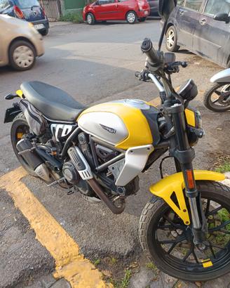 Ducati scrambler icon giugno 2023