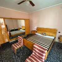 Camera da letto completa vintage