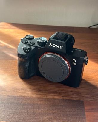 Sony Alpha A7 III + Cage SmallRig – Ottime condizi