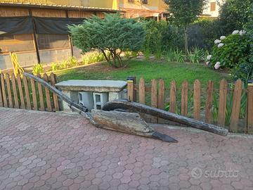 Aratro antico originale in legno e ferro