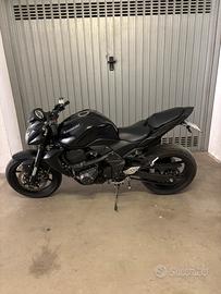 Kawasaki Z750 Black Edition / valuto scambi motard