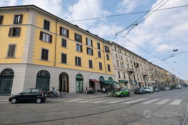 Vista aperta sulla darsena - nel cuore dei navigli