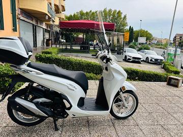 HONDA SH 350 PASSAGGIO GARANZIA TAGLIANDO INCLUS