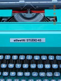 datata macchina da scrivere