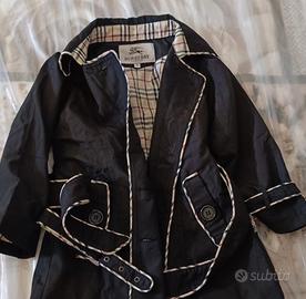 trench coat Burberry da bambina NON originale 