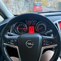 Opel Astra 2011 1.4  Turbo Euro 5