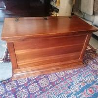 Cassapanca in legno massello